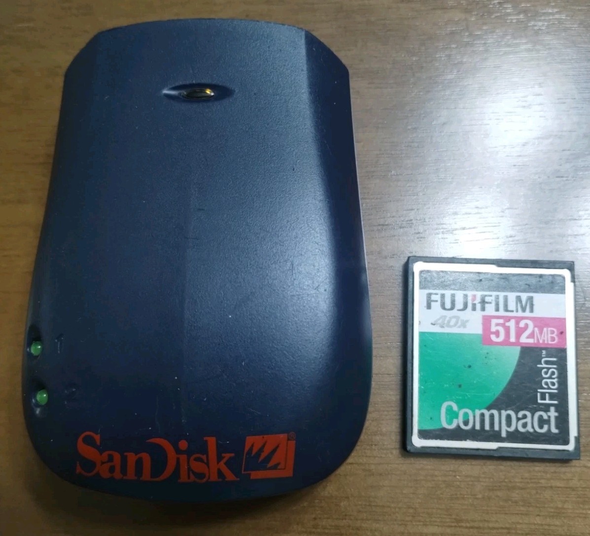SanDisk ImageMate SDDR-75 CompactFlash/Smartmedia Memory Card Reader
