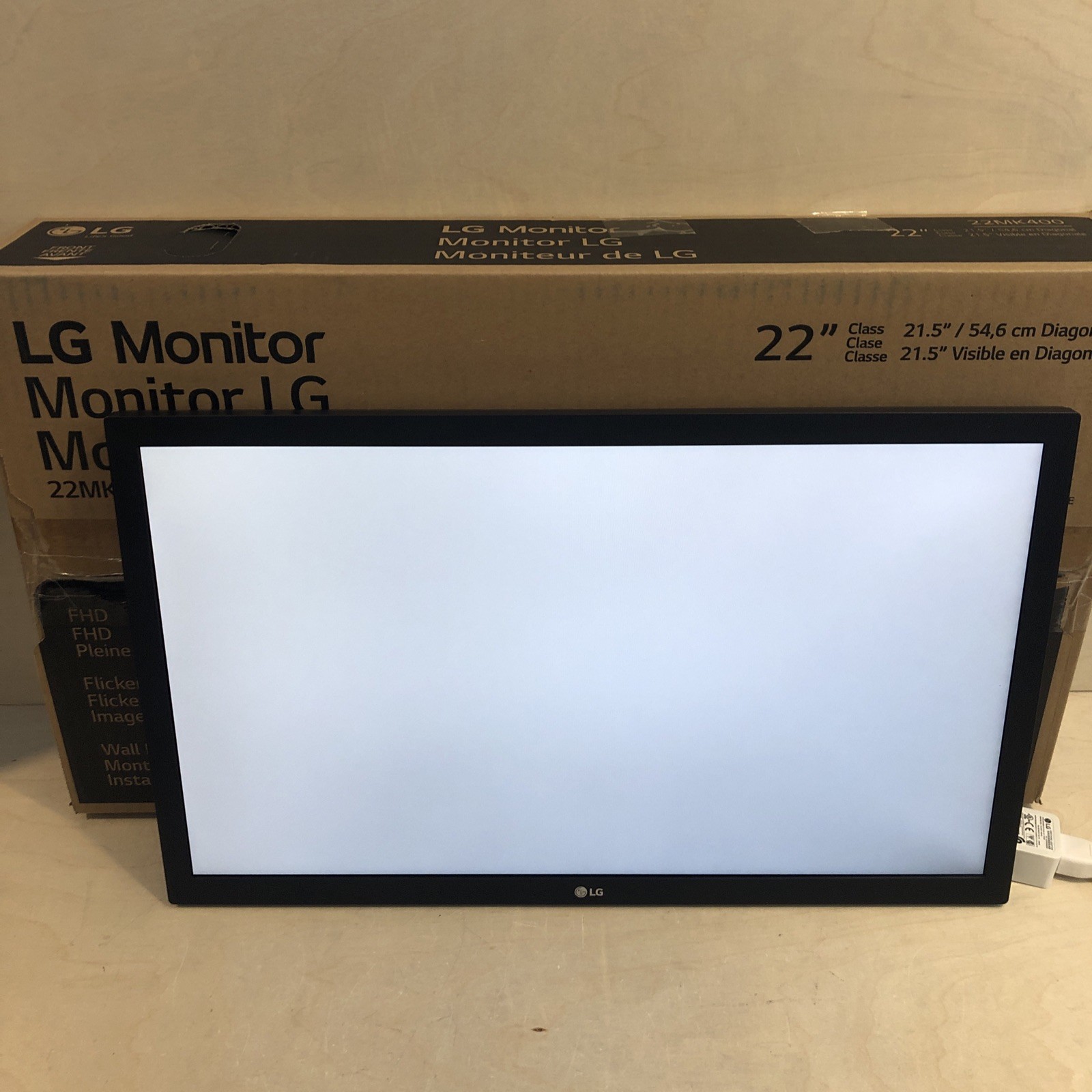 LG 22'' Monitor Full HD 22MK400H  *White Screen For Parts / Repair*