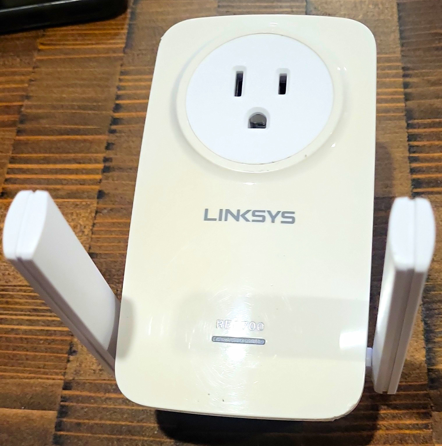 Linksys RE6700 Dual-Band Wi-Fi Range Extender 