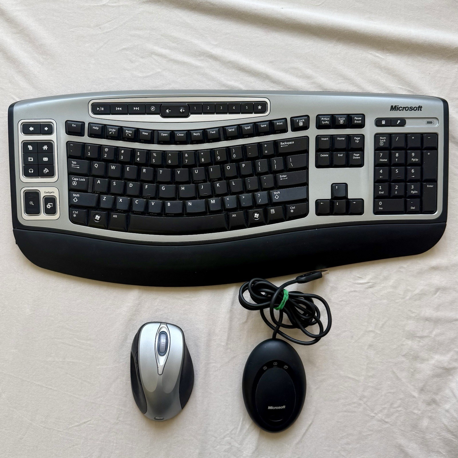 Microsoft Wireless Laser Keyboard 6000 v2.0 Model 1074 Receiver & Mouse - Works