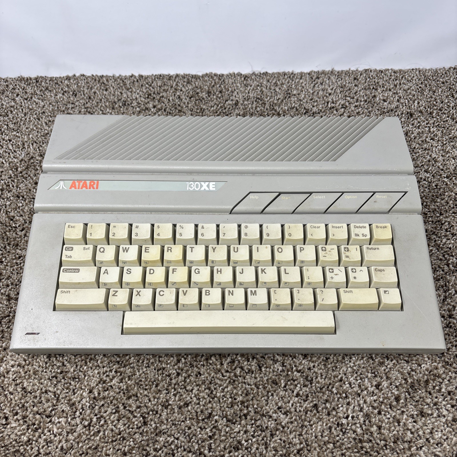 VTG Atari 130XE Home Computer System 130 XE  Parts or Repair READ