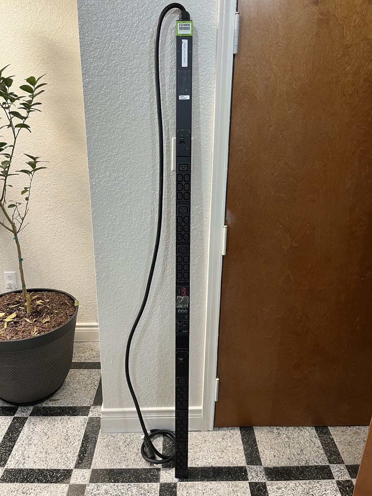 APC AP8841 Rack PDU 2G metered 0U 24A 200V and 240V 36 C13 & 6 C19 sockets