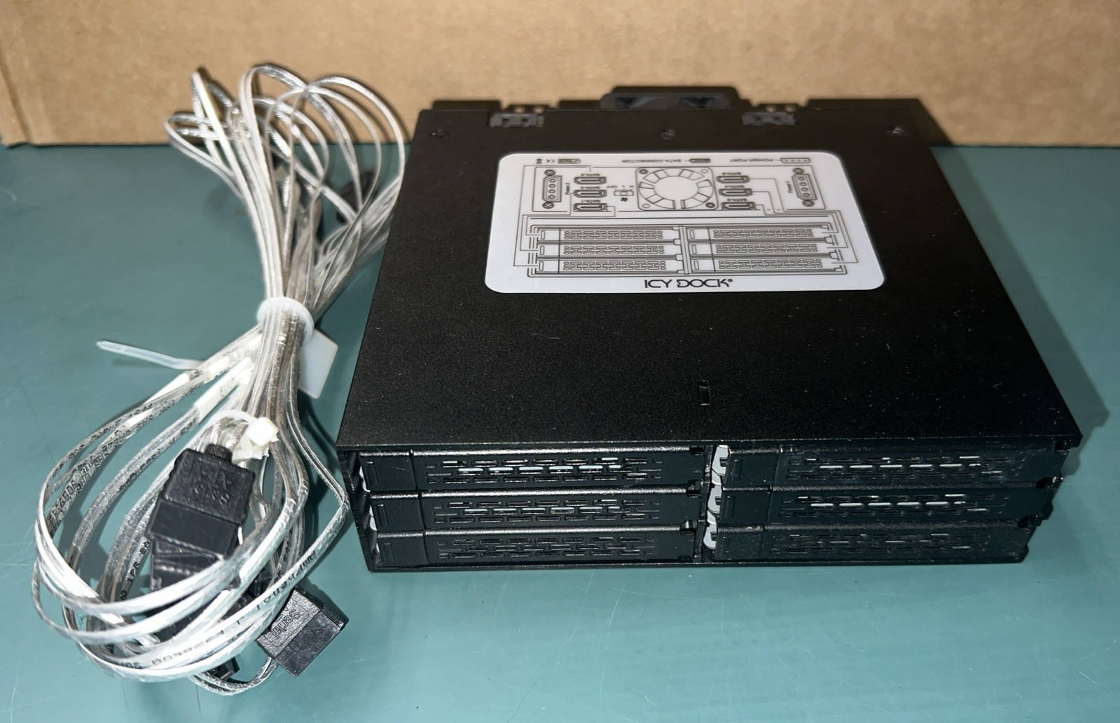 ICY DOCK Full Metal 6 x 2.5"  Mobile Rack MB996SP-6SB / 6x SATA CABLES