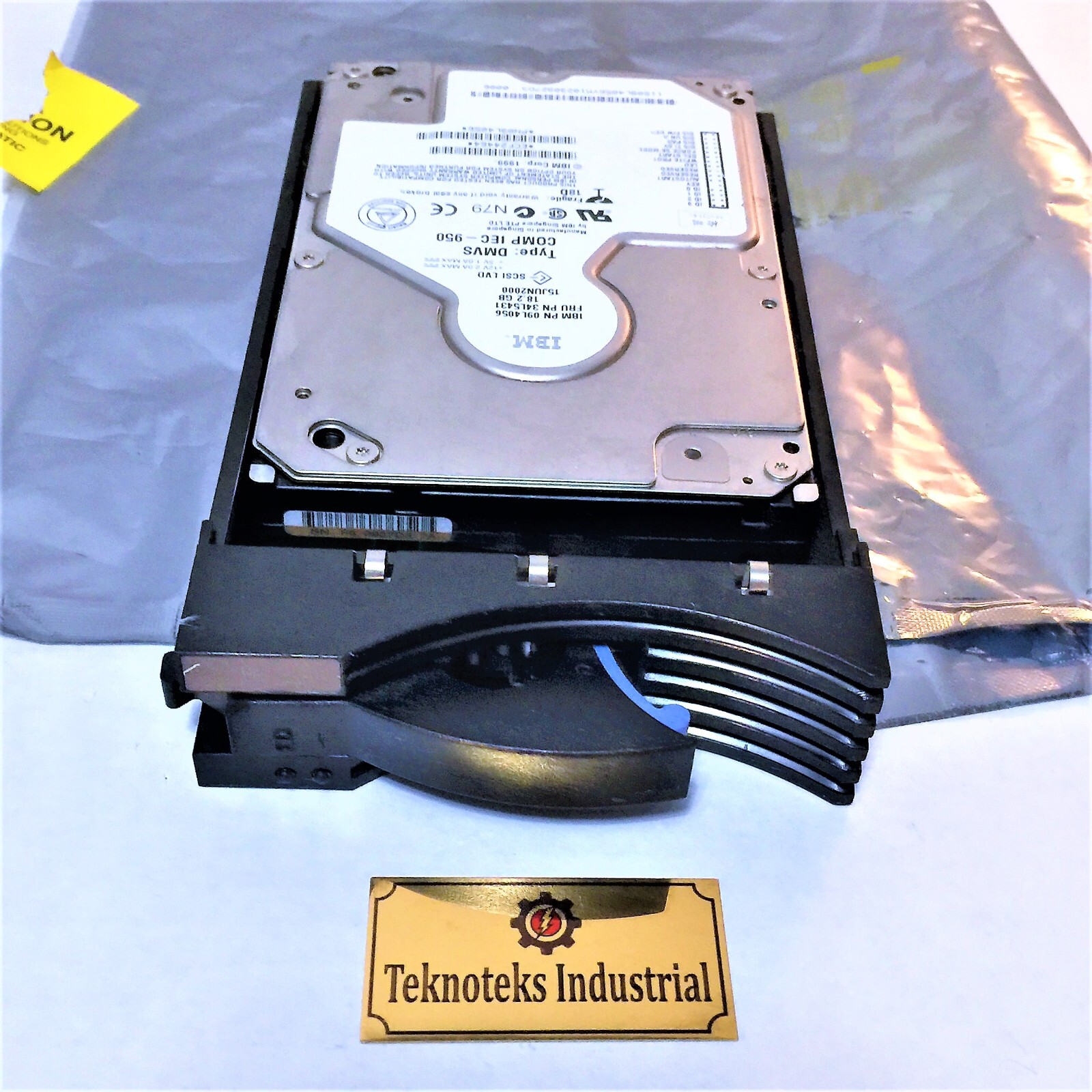 IBM  DMVS / COMP IEC-950 / 18.2 GB  HARD DRIVE  09L4056