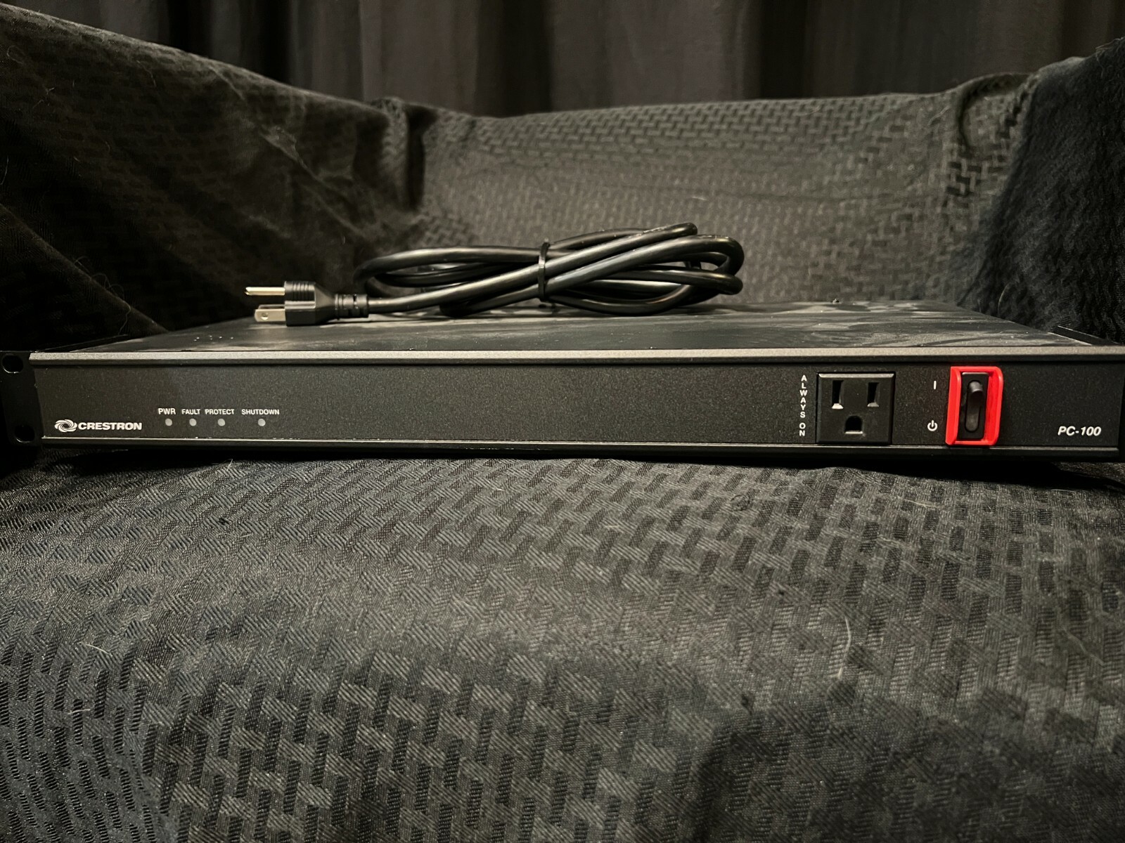 Crestron PC-100 Power Conditioner 100