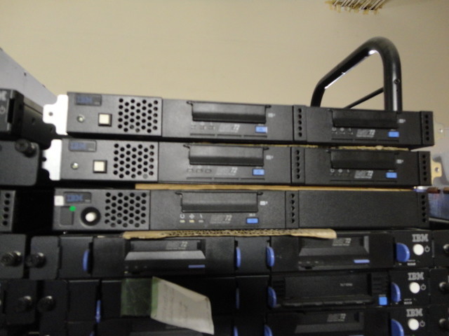 IBM DAT72 95p1988 SCSI LVD  1U Enclosure Drive 7212-102 7212-B01