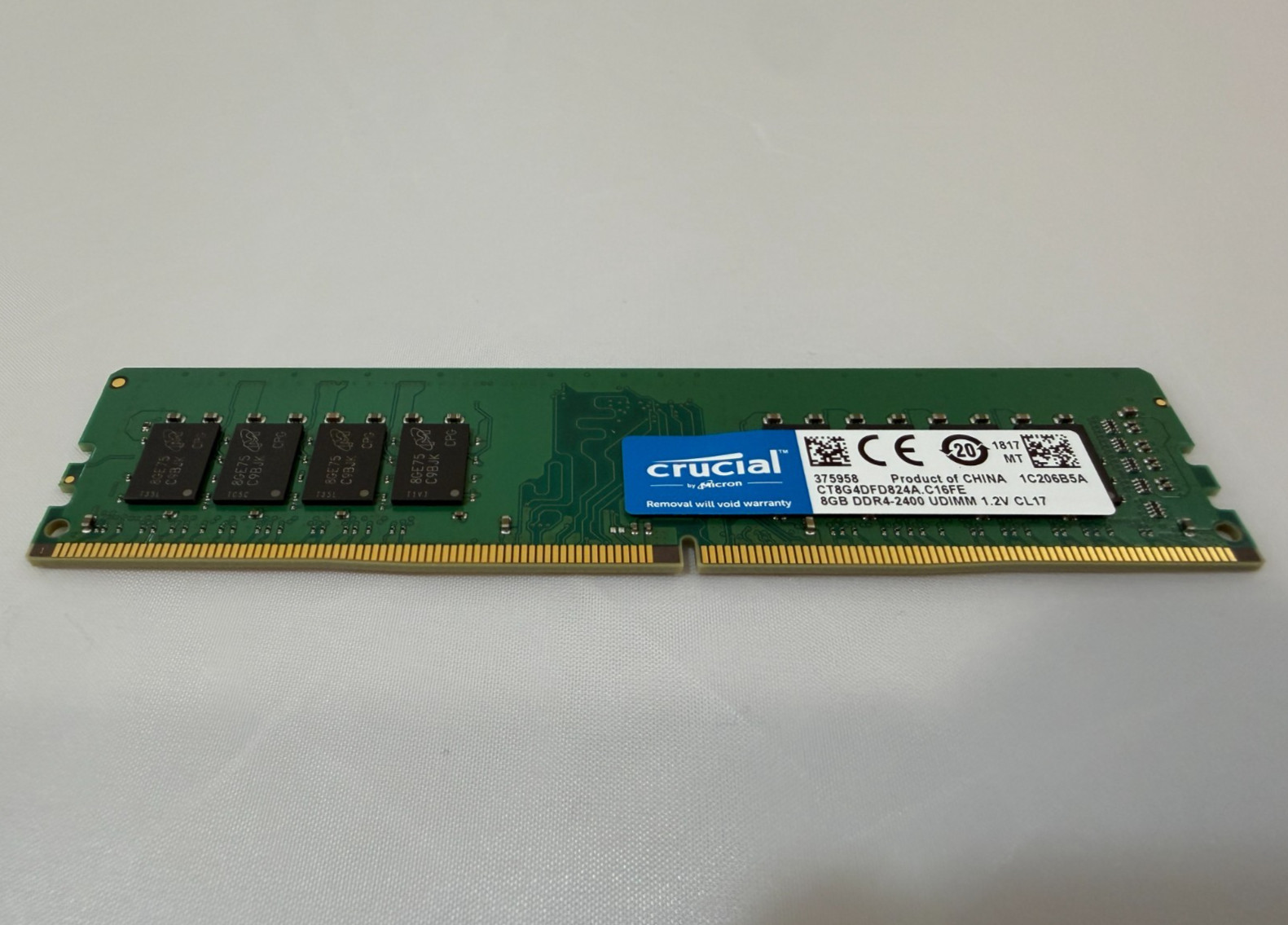 Crucial 8GB DDR4-2400 PC4-19200 CL17 Non-ECC Desktop DIMM RAM CT8G4DFD824A.C16FE