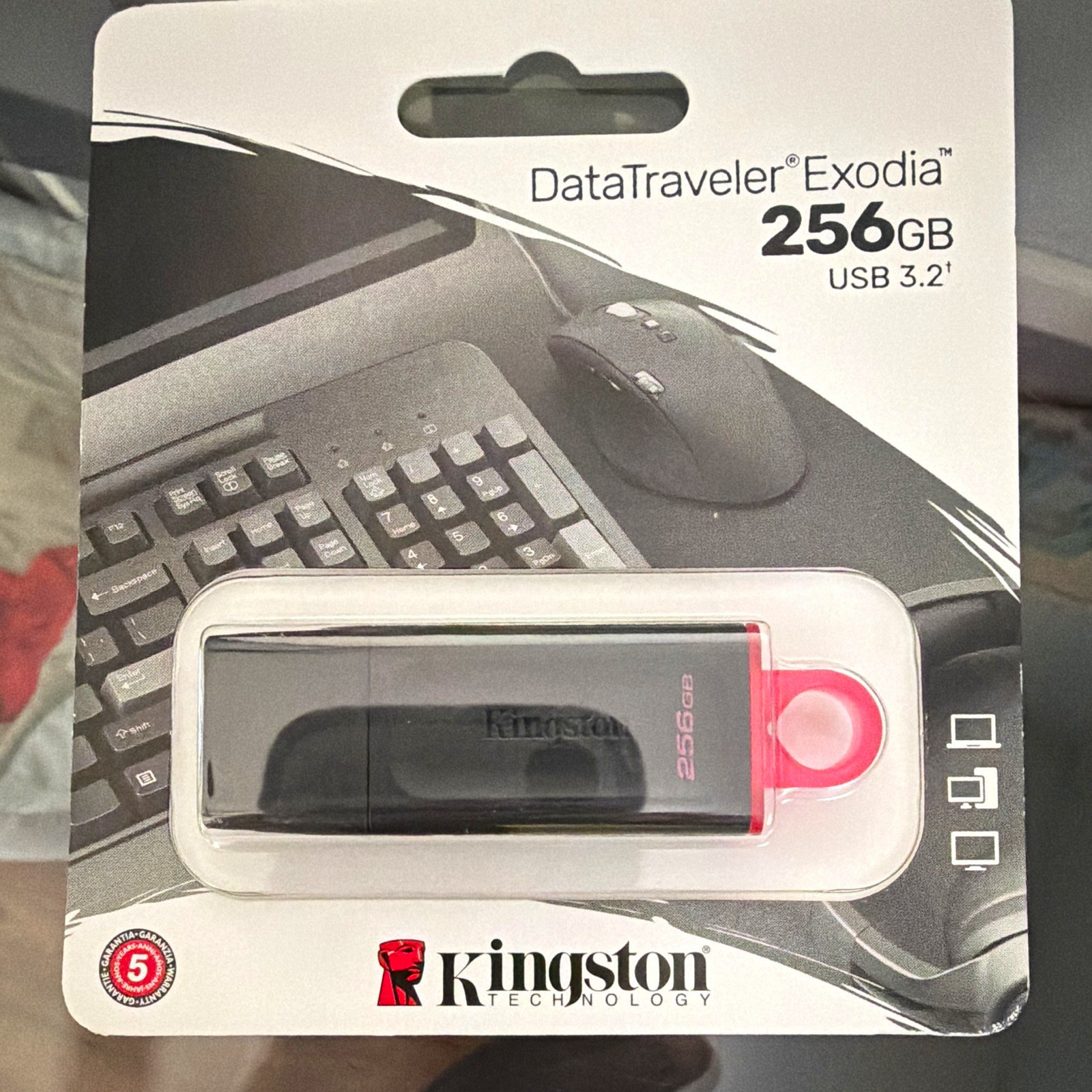 Kingston DataTraveler Exodia 256GB USB 3.2 USB-A Capless Flash Drive Black/Red