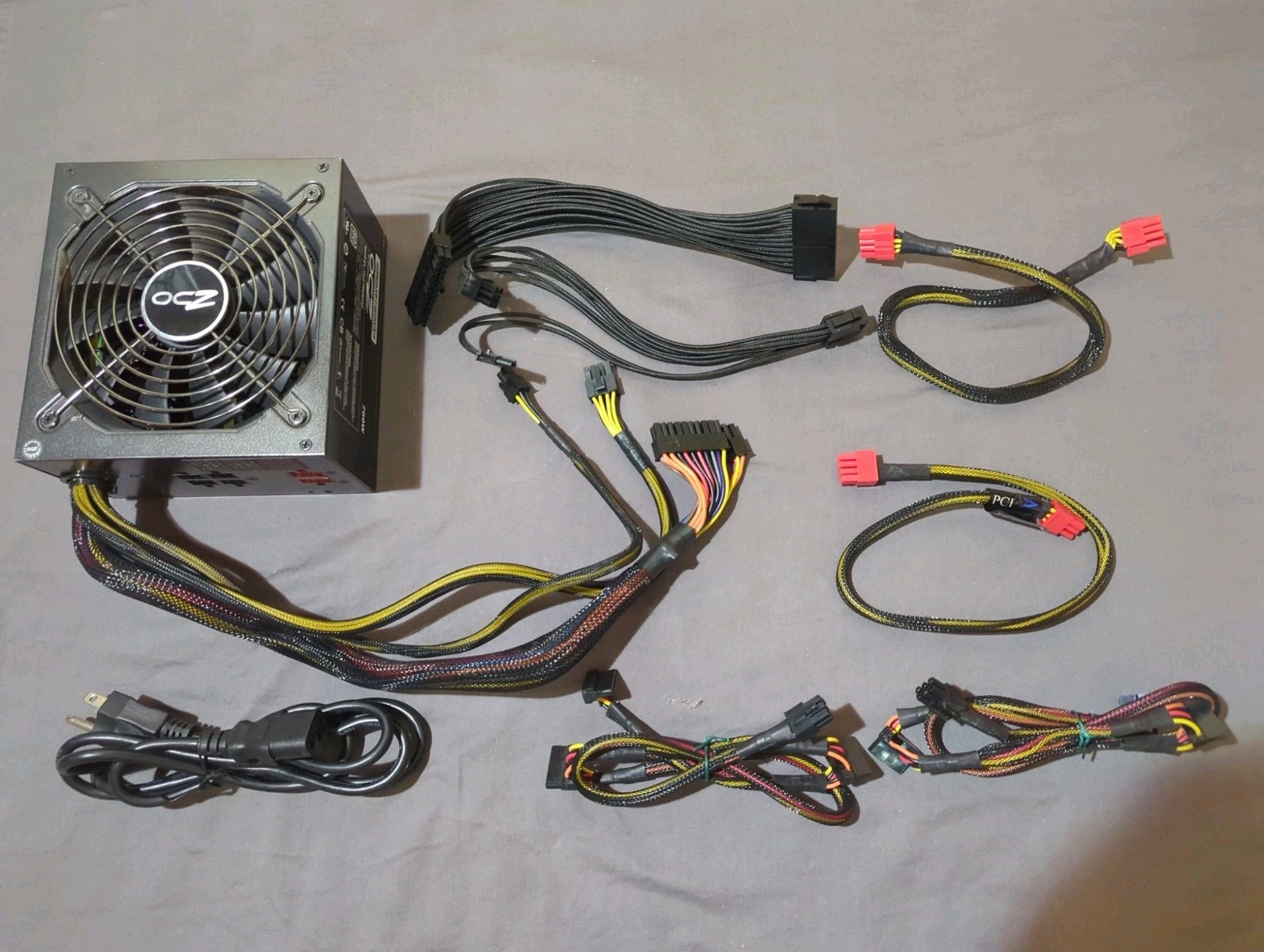OCZ 700W ModXStream-Pro PSU OCZ700MXSP Works Noisy Fan