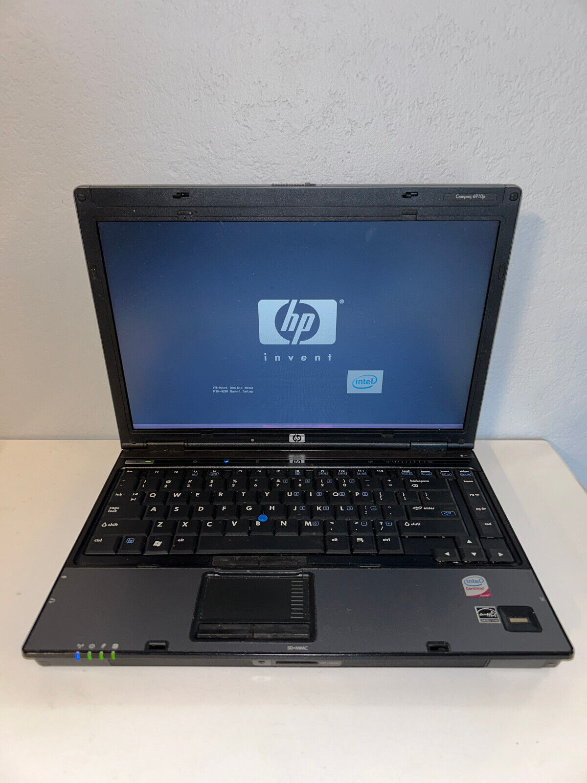 HP Compaq Vintage Laptop Win 2kPro SP4 WARR 2GB 250GB 2.0Ghz DVD-CD/RW READ
