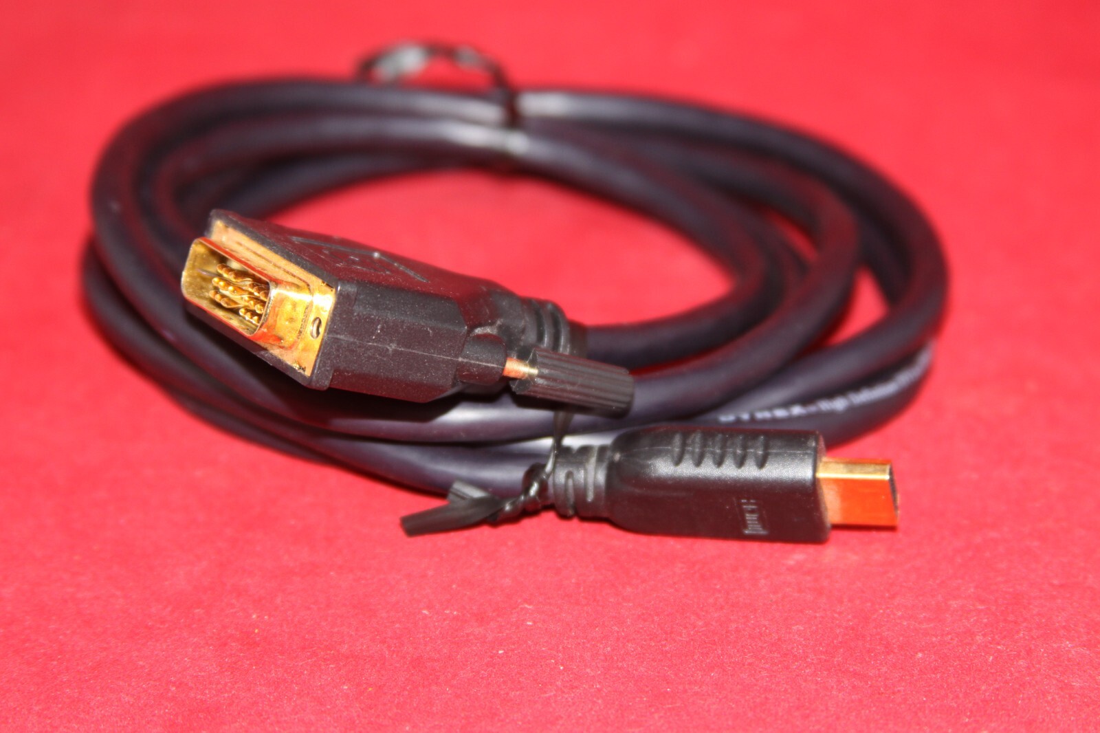6 Feet (1.8m) High Definition Digital Video Cable, DVI-D to HDMI, Dynex DX-AV011