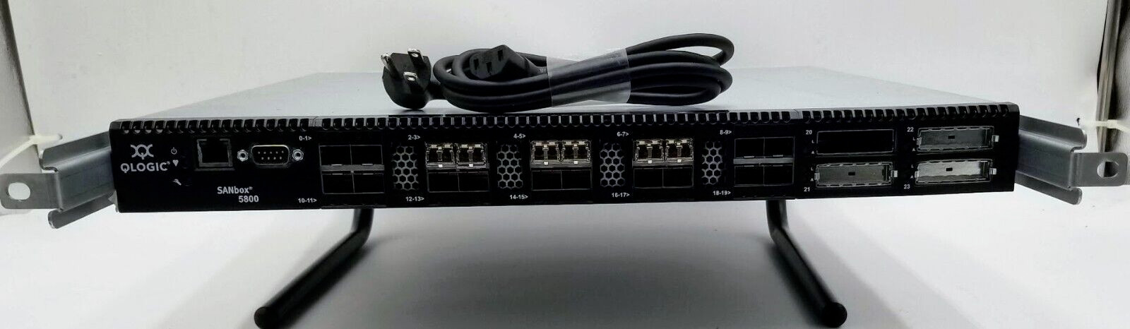 REGULATORY QLogic SANbox 5800 /W 2x Qlogic 11834-00A Stack Cable