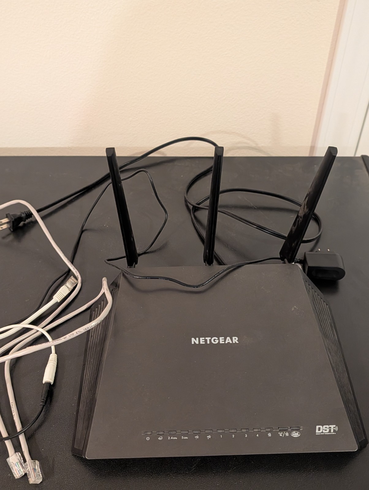 Netgear Nighthawk AC1900 R7000 Dual Band WiFi Router Geek Squad Edition Tested