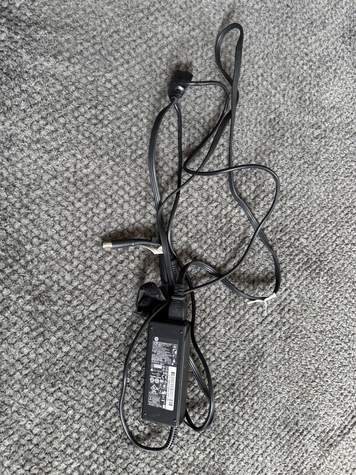 Hewlet Packard 90W AC Power Adapter for HP Compaq