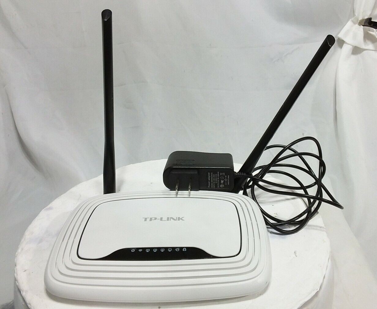 TP-Link TL-WR841N N300 WiFi Router 300Mbps w/ Adapter