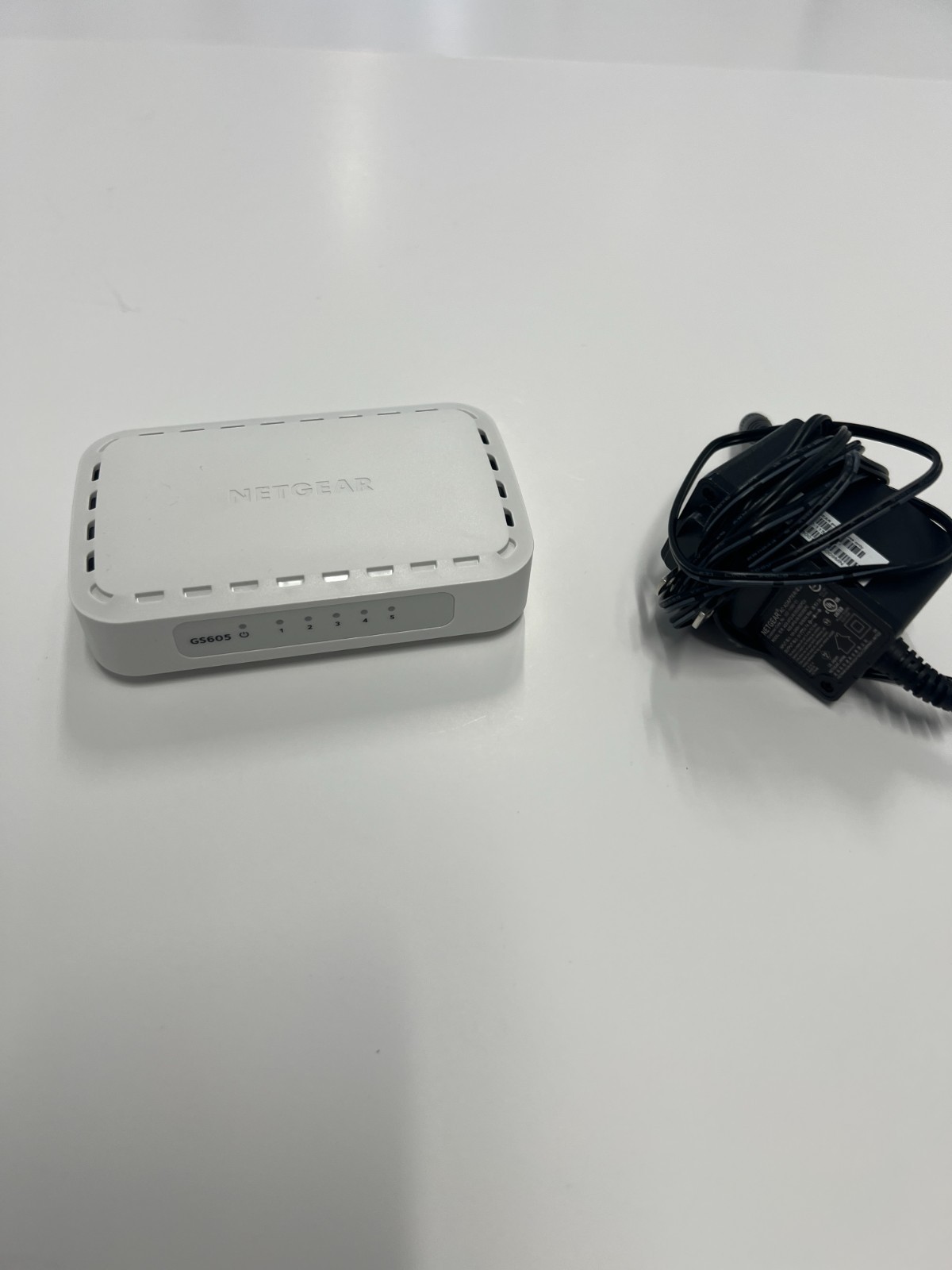 NETGEAR GS605 v5 5-Port Gigabit Ethernet Switch with Power Adapter