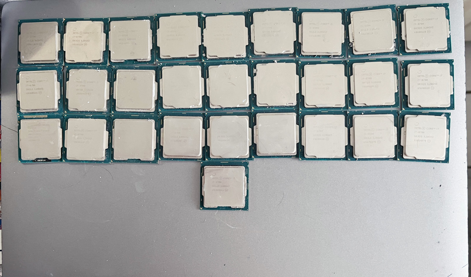 Lot of 28 Intel Core i5 and i7 CPU's