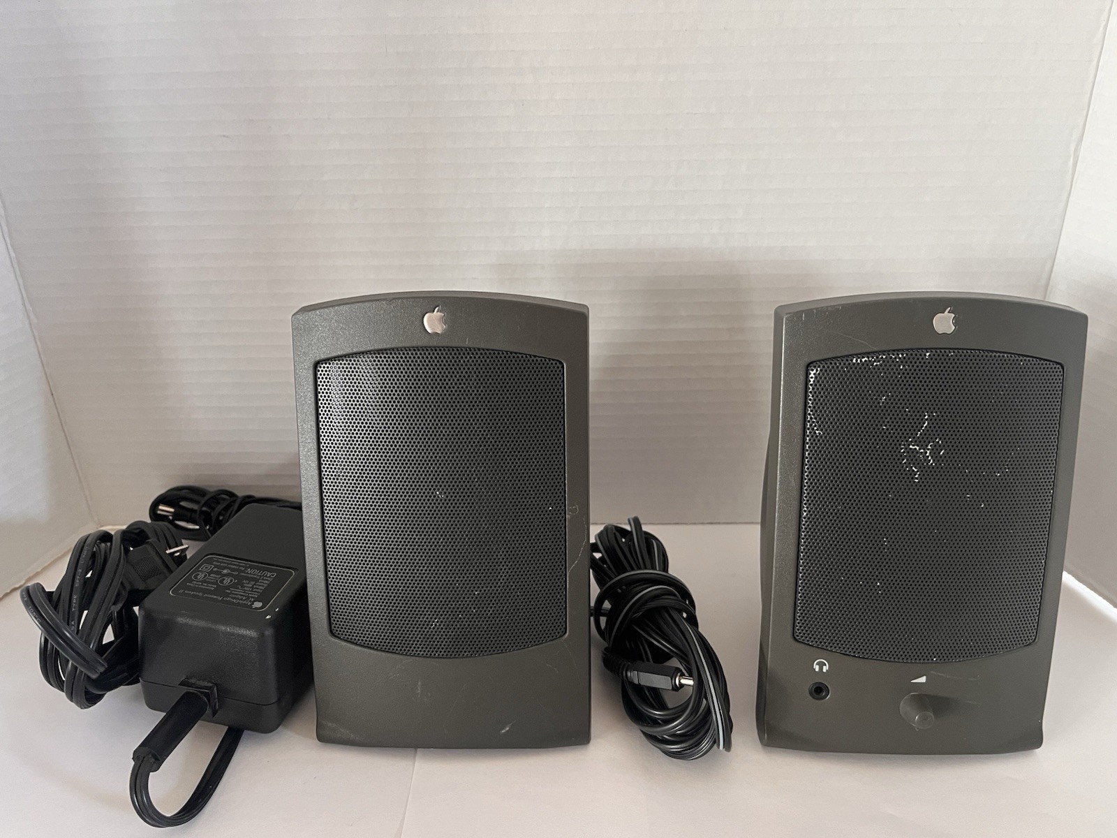 Apple AppleDesign Powered Speakers II Model 2497 Black Vintage 1993 Untested