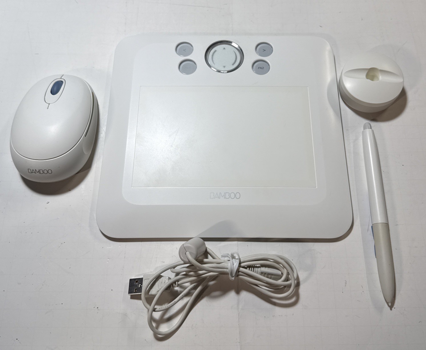 Wacom Bamboo Fun CTE450 USB Drawing Tablet With Pen & Mouse White 