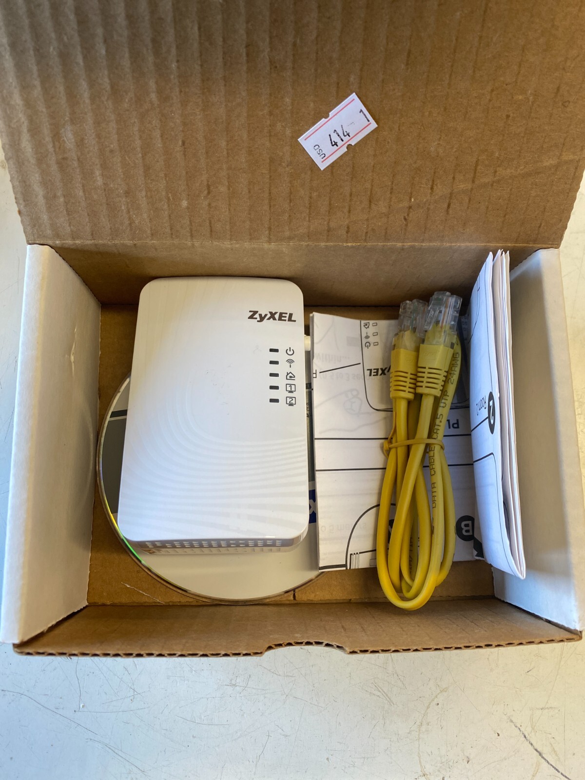 ZYXEL POWERLINE Wireless N Extender ETHERNET ADAPTER 500 MBPS PLA4231 B00B7DG8WS