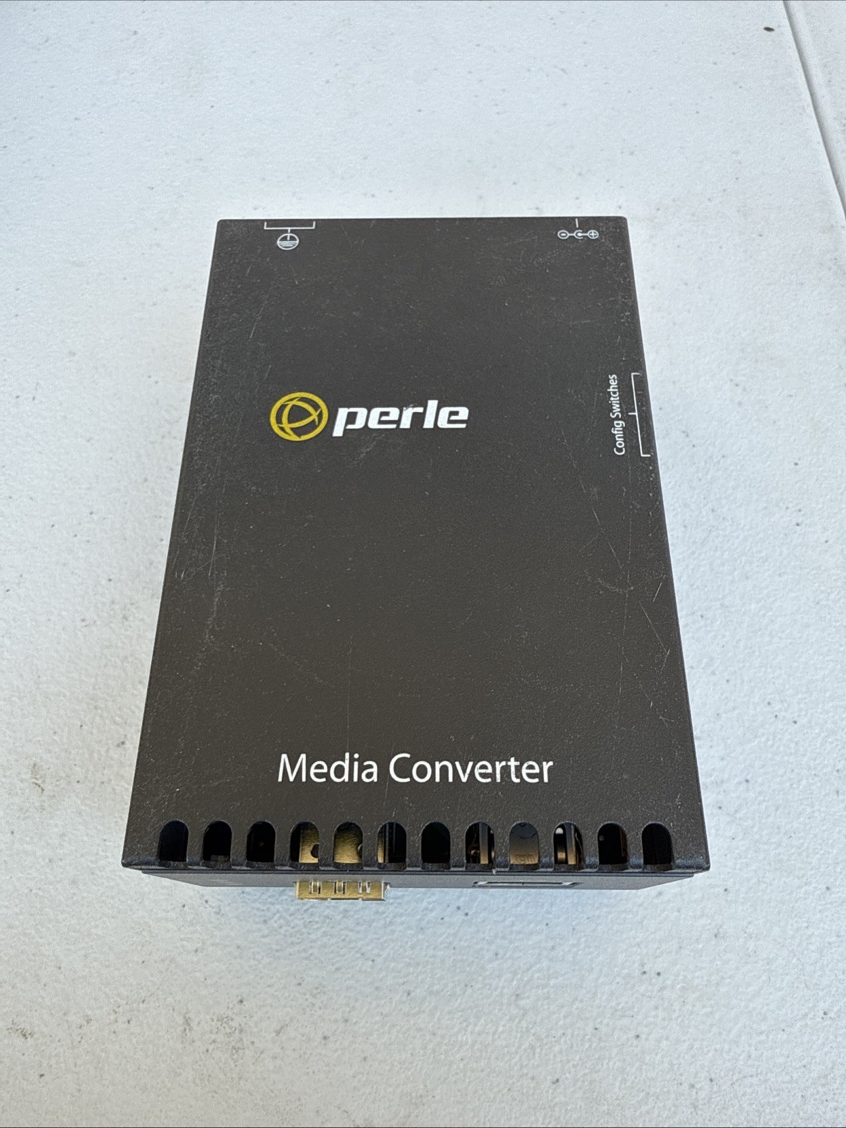 Perle S-1000-SFP Gigabit Media Converter 1000Base-T 1000Base-X Fiber Mode E5D*