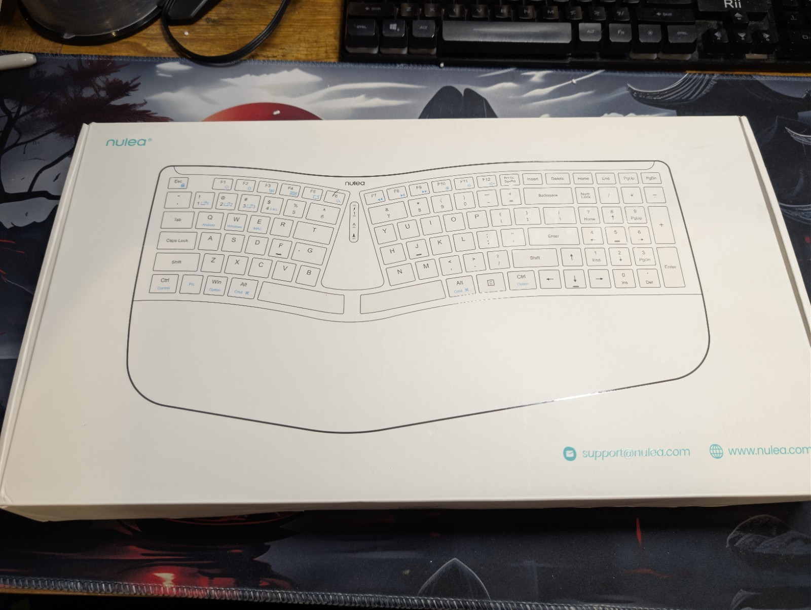 Nulea RT07B Wireless Ergonomic Keyboard - Split Keyboard USB-C Rechargeable