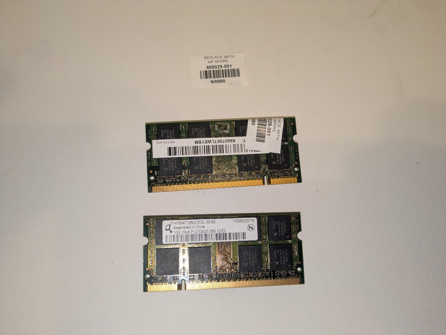 2GB Lot 2x1GB DDR2-667 PC2-5300S 200-Pin Laptop RAM HP 485029-001