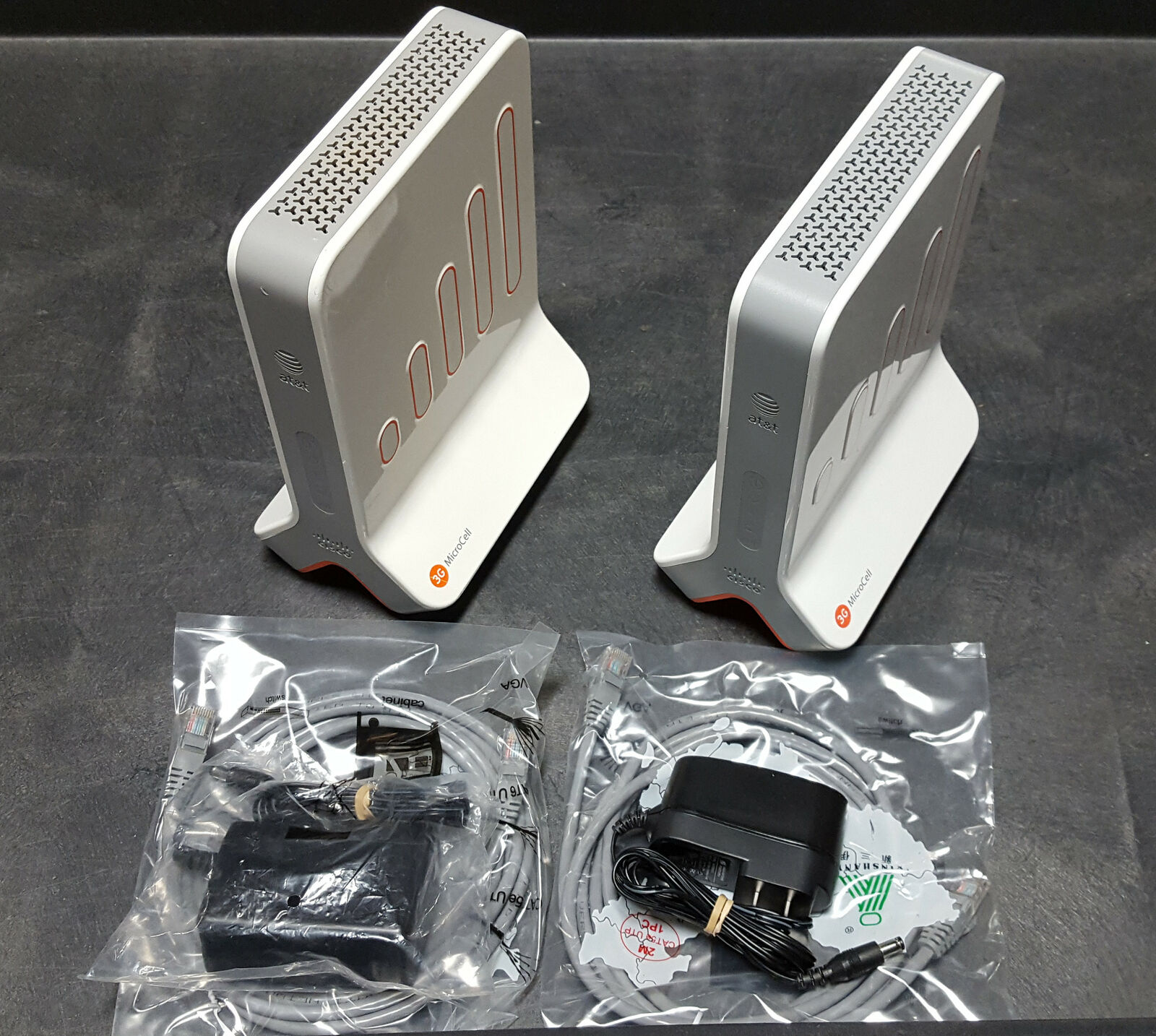 2x FOR PARTS AT&T Cisqo Microcell Wireless 3G Cell Signal Booster Antennas READ