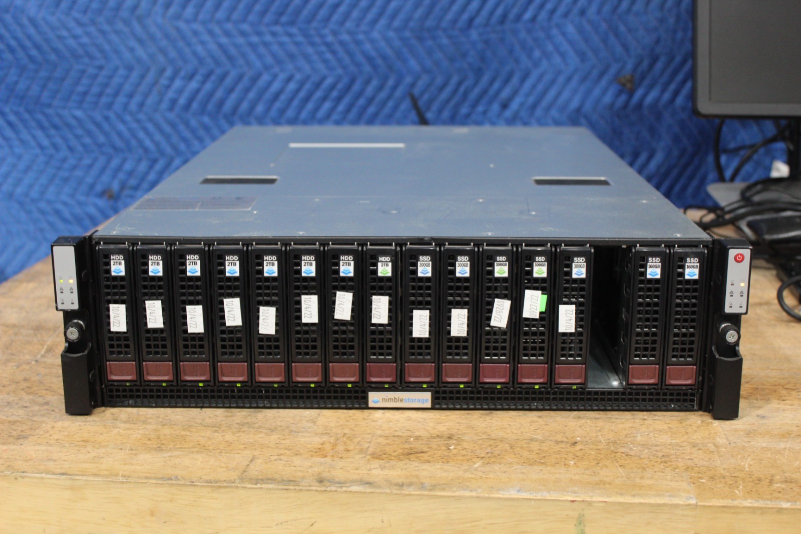 Nimble Storage CS240 8x 2TB HDD, 5x 300GB SSD, 2x 160GB SSD Hybrid Storage Array