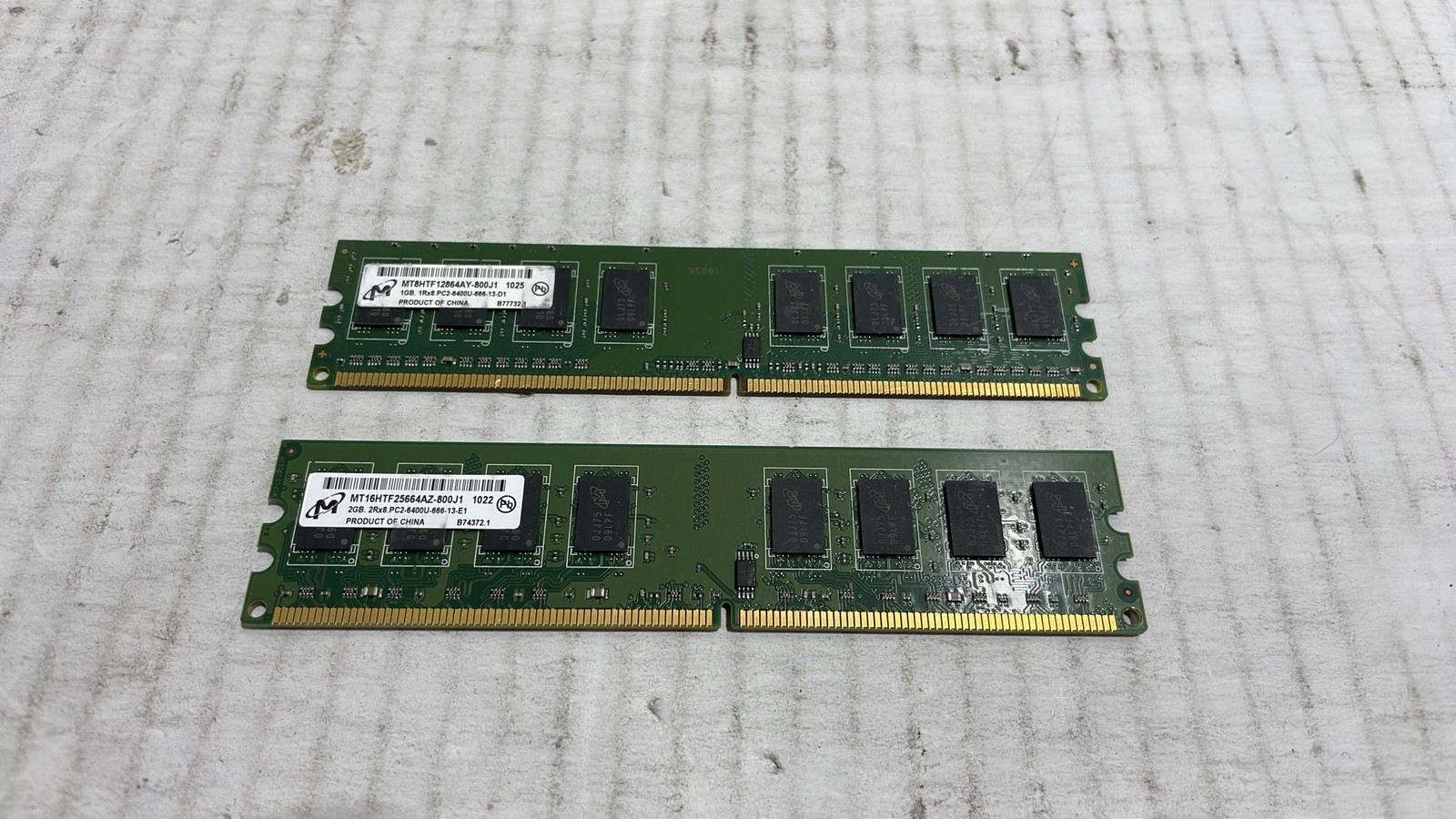 Micron 3GB DDR2-800 PC2-6400U 1GB 2GB MT8HTF12864 MT16HTF25664 Lot Of 2