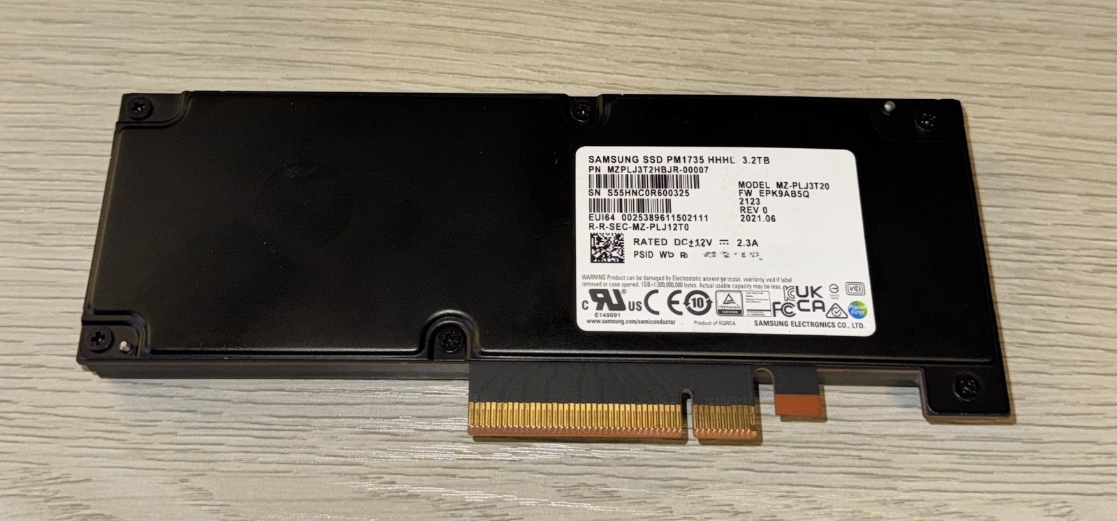 Samsung PM1735 3.2TB HHHL AIC PCIe 4.0 x8 NVMe Enterprise SSD MZ-PLJ3T20 3 DWPD
