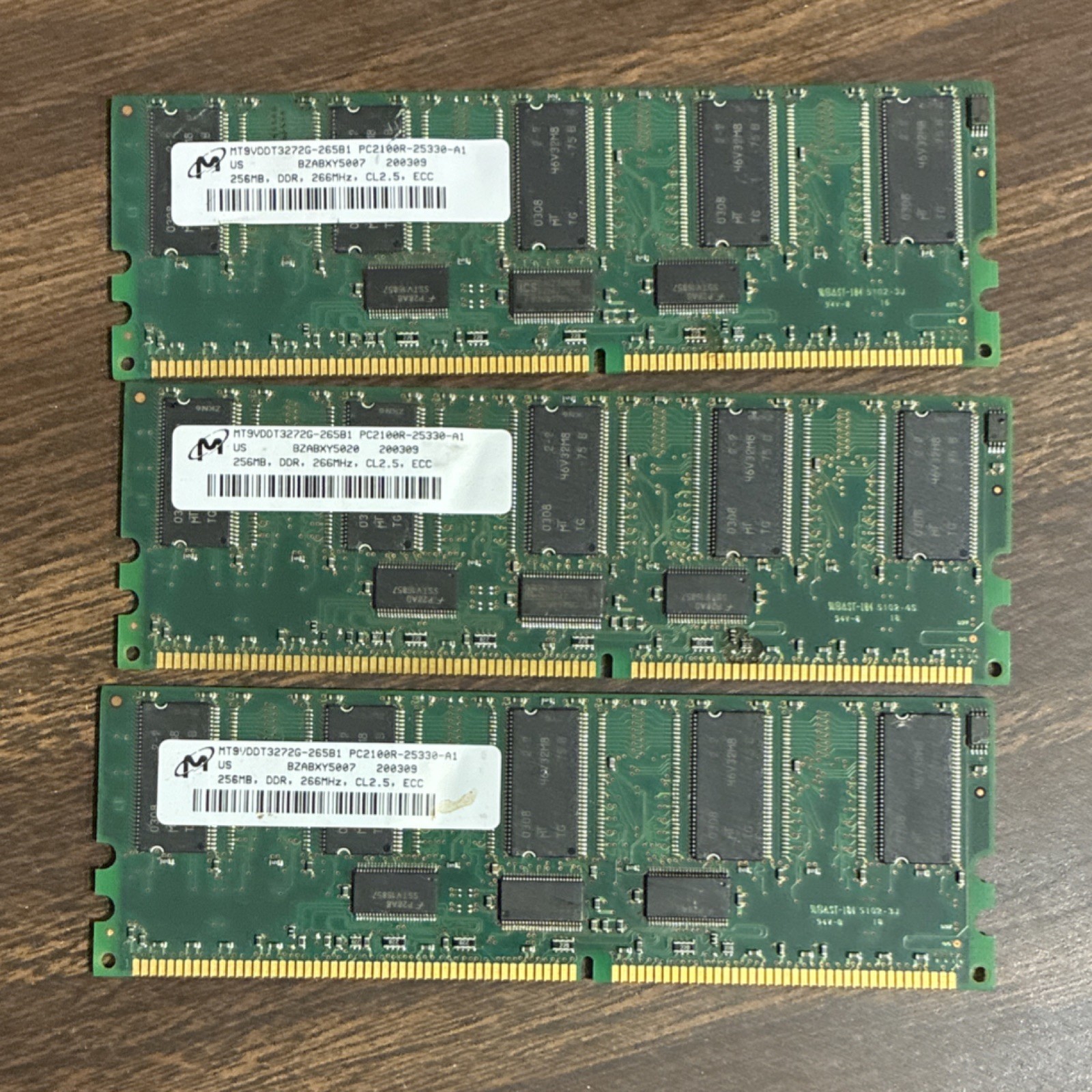 Micron 768MB (3x256MB) DDR SDRAM PC2100 DIMM 184-Pin ECC Memory