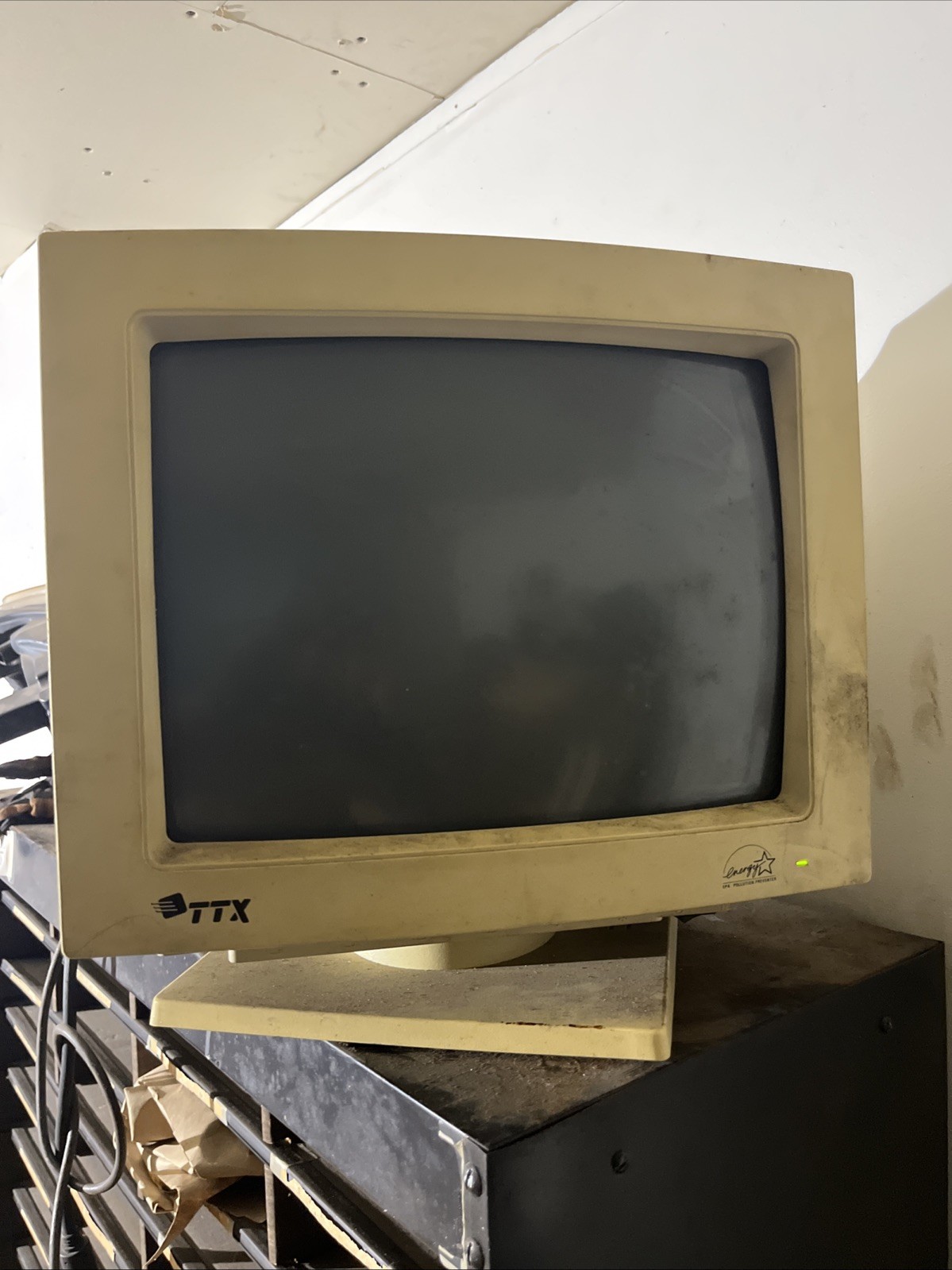 TTX 14 Super VGA Color Monitor - POWER ON BUT NOT WORKING