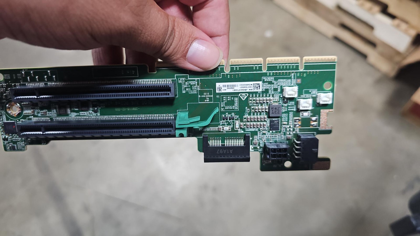 P18720-001 HPE 16/x16 Slot 2/3 Riser Board P08965-001