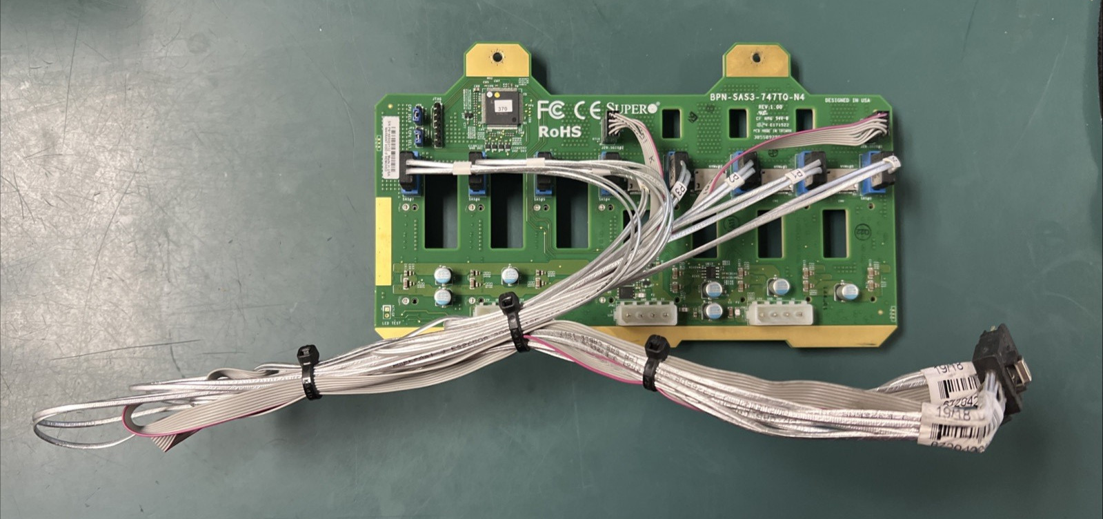 Supermicro server hard drive backplane BPN-SAS3-747TQ-N4