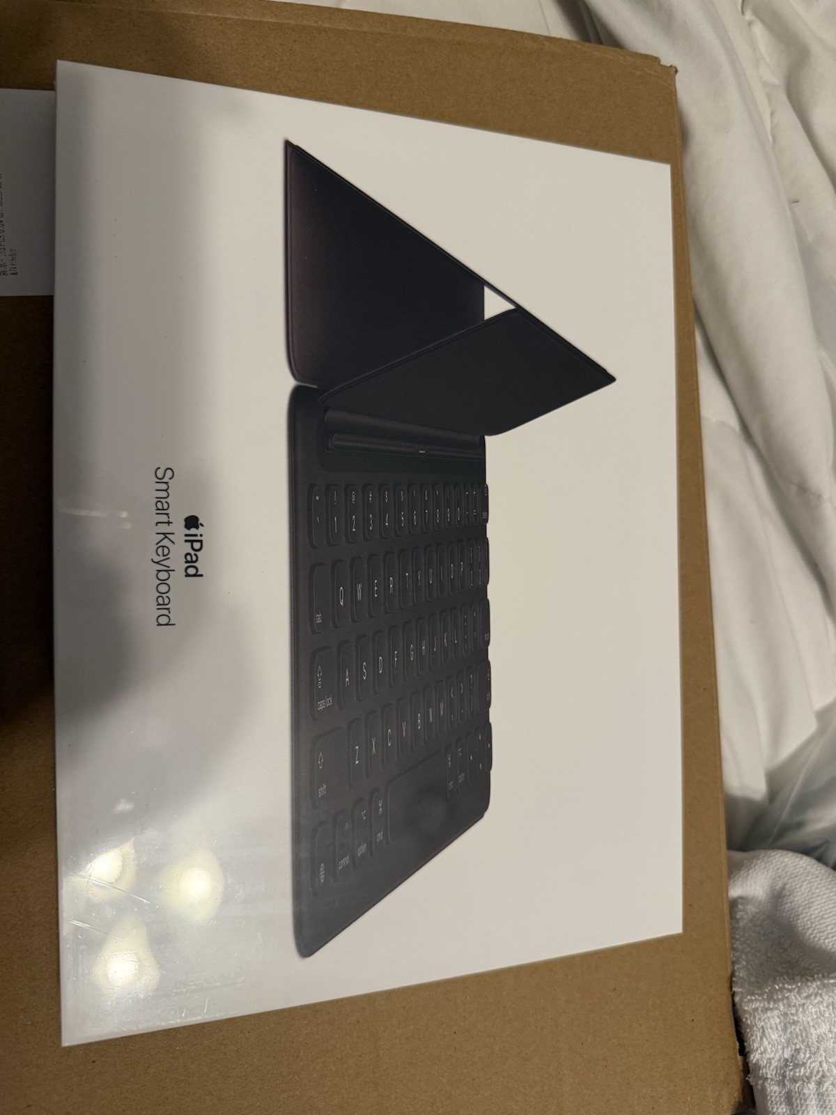 * NEW * Sealed Apple iPad Smart Keyboard Folio/Case - Black - MX3L2LL/A A1829