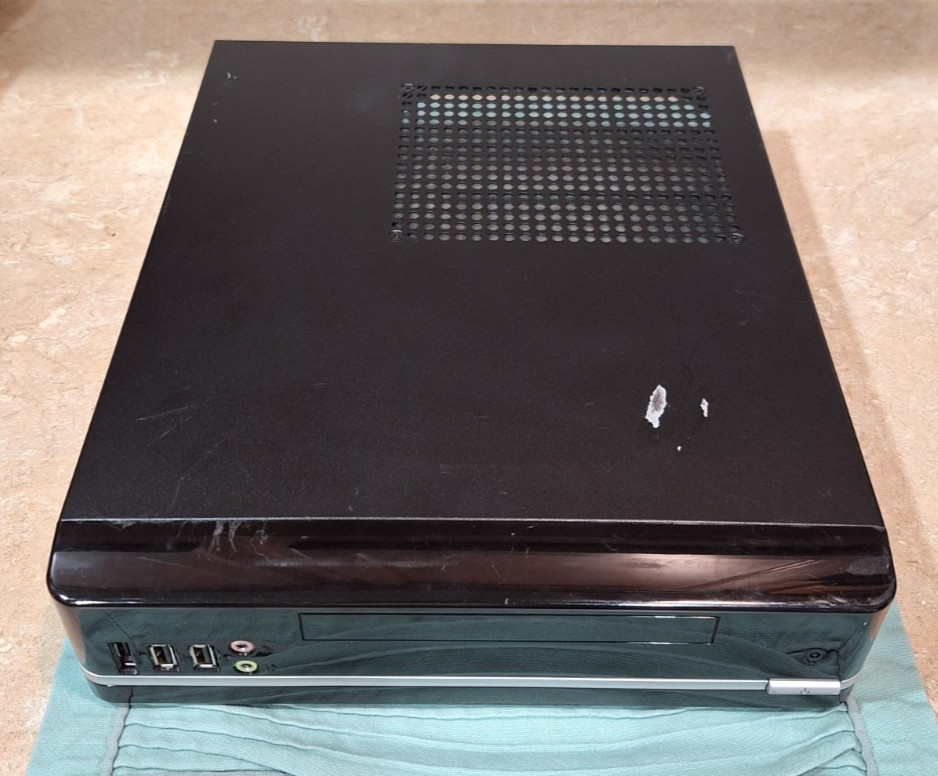 HEC Black ITX200A HTPC MINI ITX COMPUTER CASE W/ POWER BUTTON LED DUAL USB PORTS