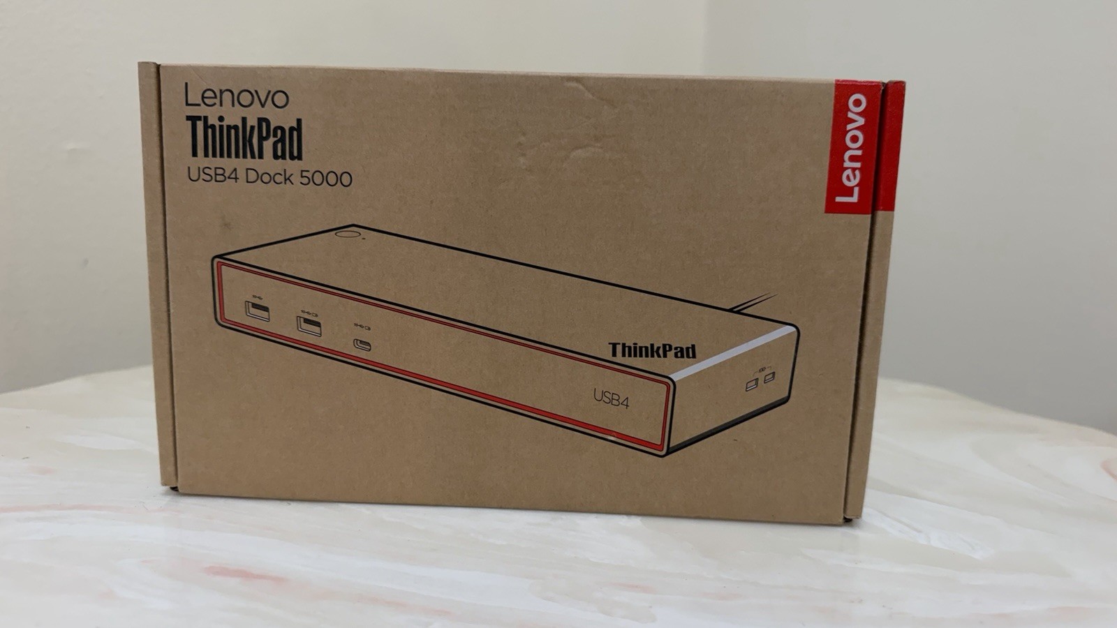 Lenovo ThinkPad USB4 Dock 5000, 40 Gbps Bandwidth, 100W Power Delivery, Supports