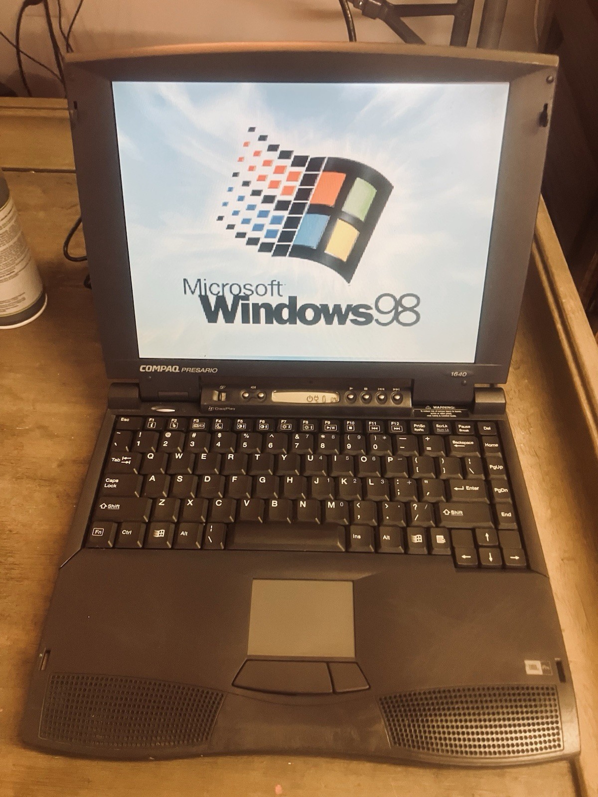 Compaq Presario /Hewlett Packard Series  2940A Model 1640 Notebook  w/ Power Sup