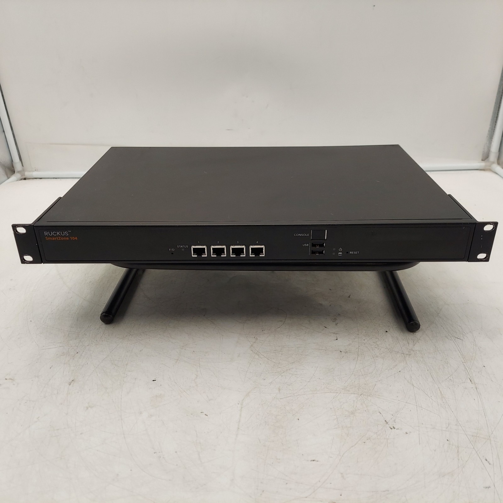 Ruckus SmartZone 100 P01-S104-UN00 Management Controller