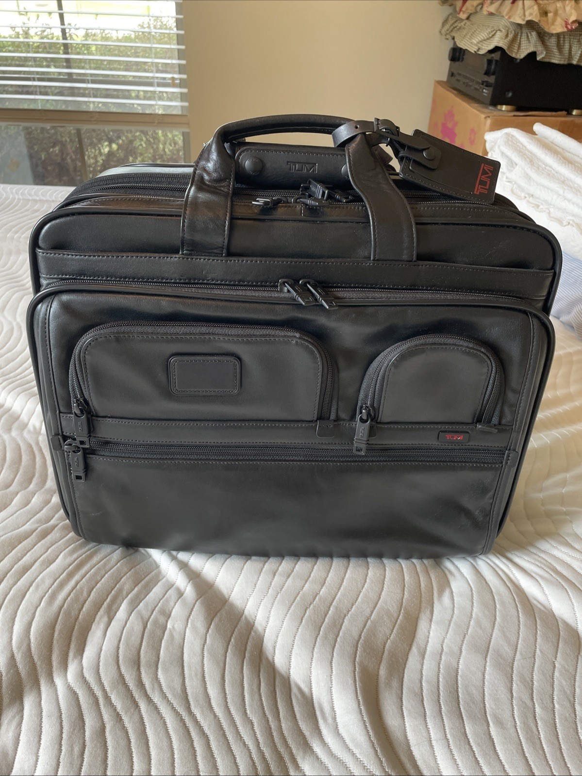 TUMI 96127DH Alpha Deluxe Napa Leather 2-Wheeled Laptop Briefcase + Laptop case