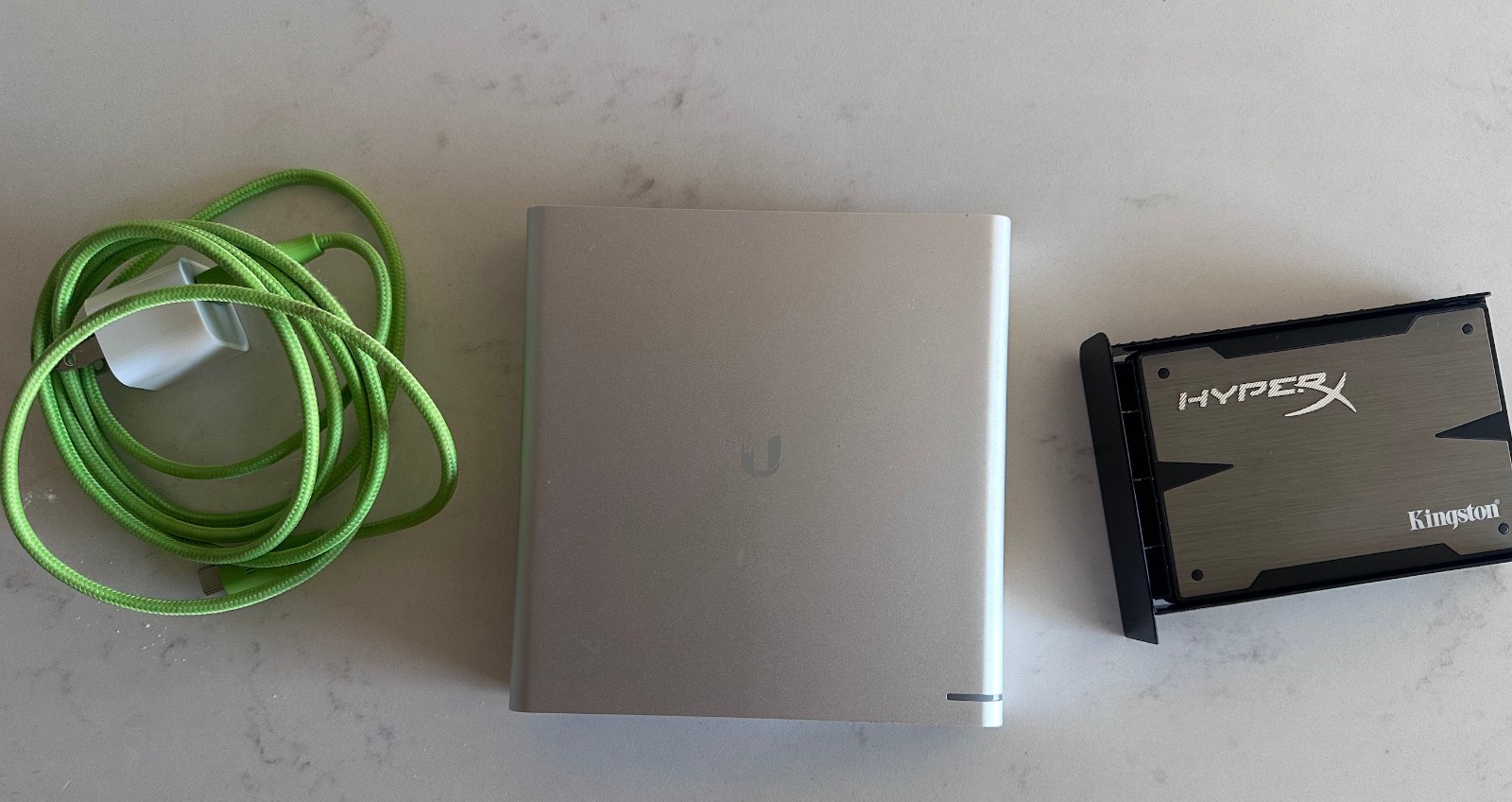 Ubiquiti UniFi Cloud Key Gen2+ UCK-G2-PLUS Controller 240GB Kingston SSD