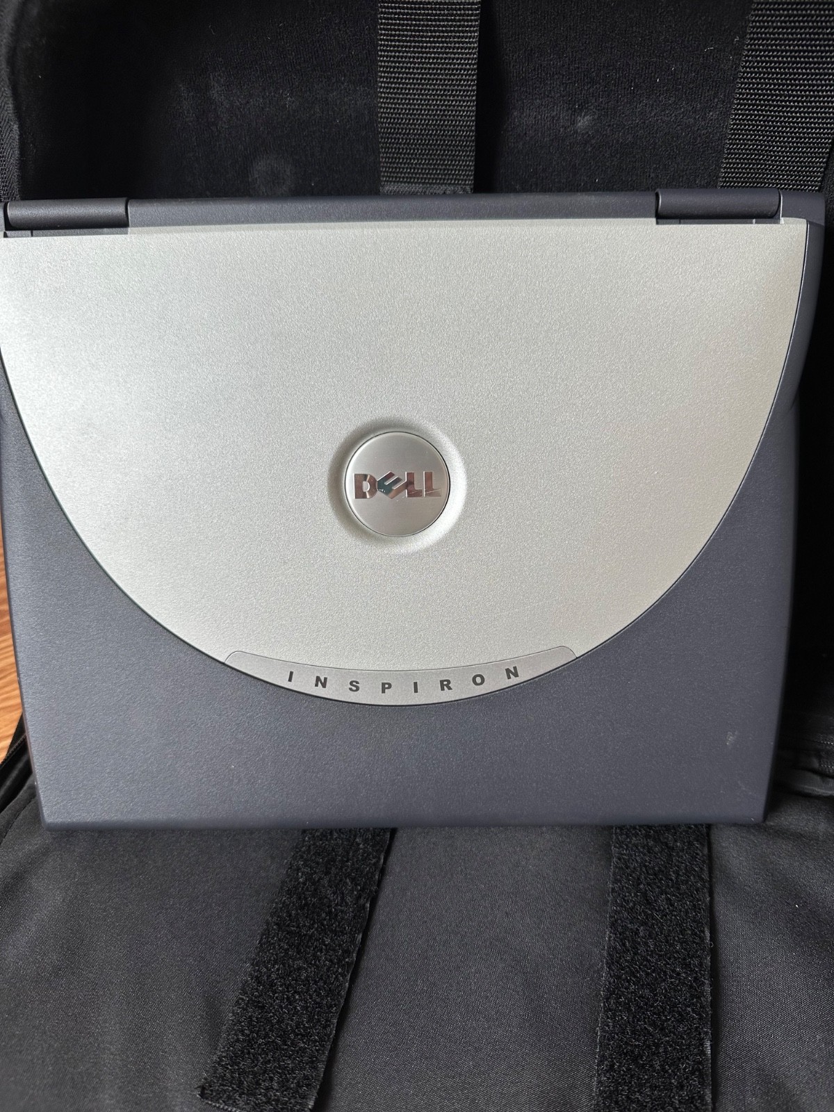 Dell Inspiron 4150 Vintage Laptop Windows XP Pro - NO hard drive + Dell Bag