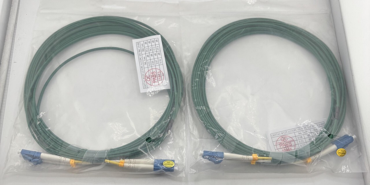LOT OF 2 FIBER OPTIC PATCH CABLES G657A1 9/125 LC UPC-LC UPC DX SM 2.0 6M GREEN