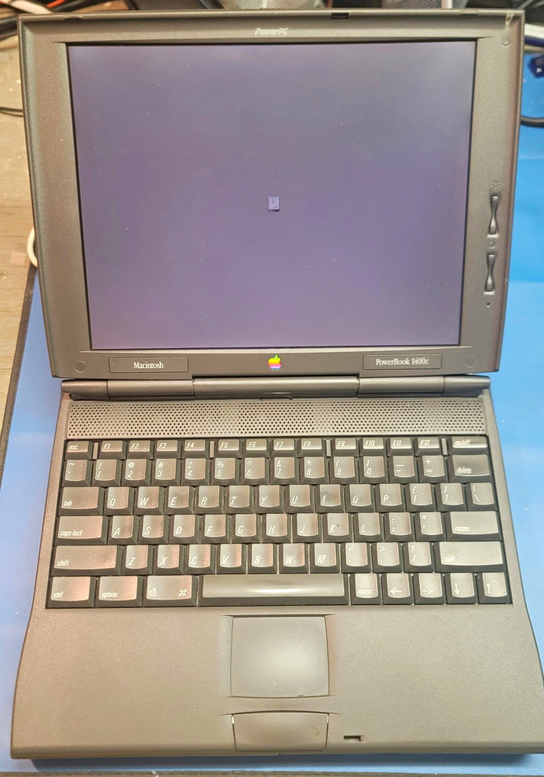 Apple PowerBook 1400c 12in PowerPC 40MB RAM 1GB HDD Gray Laptop