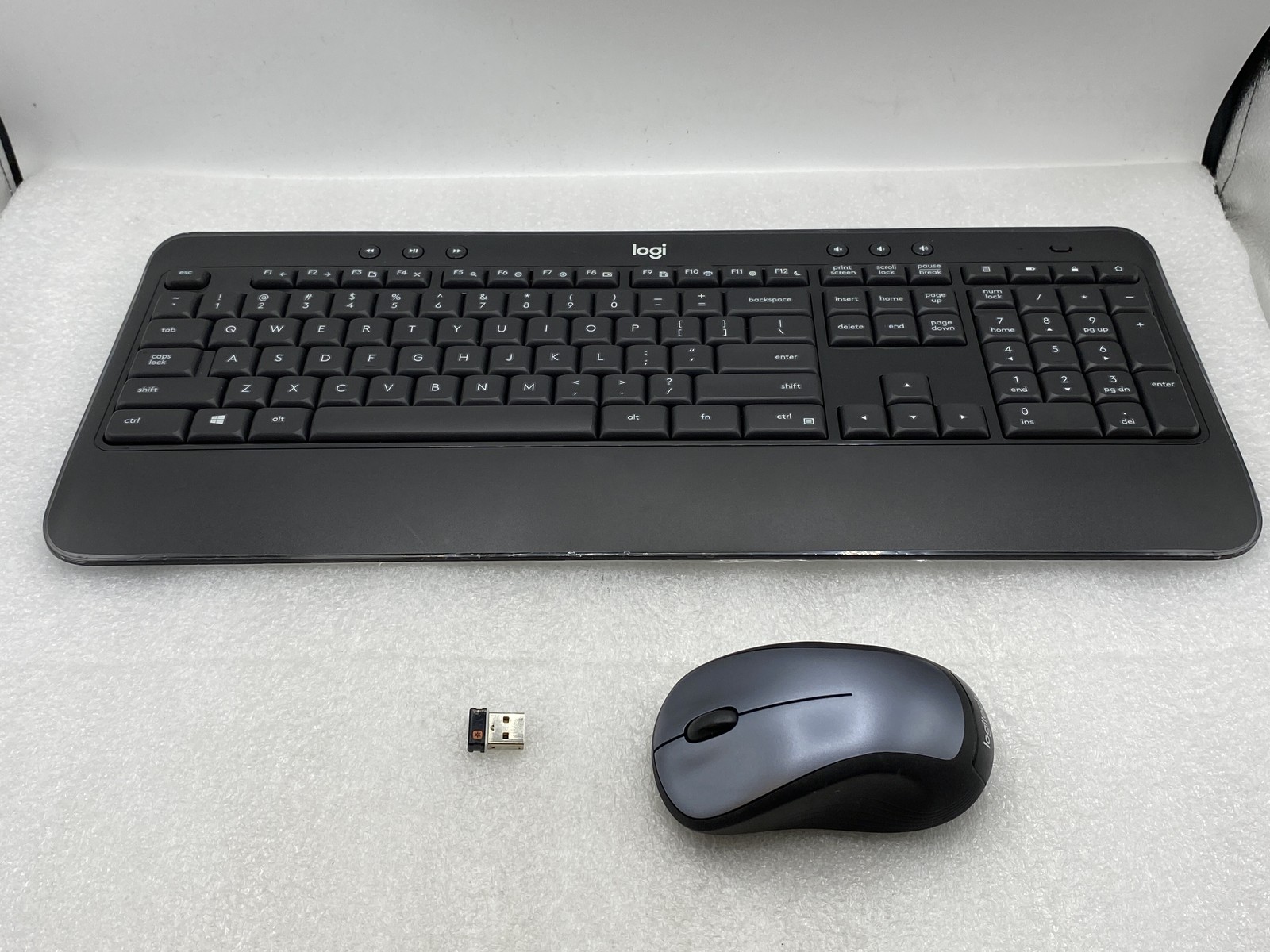 Logitech K540 Advanced Wireless Keyboard and Wireless M310 Mouse Combo FREE S/H