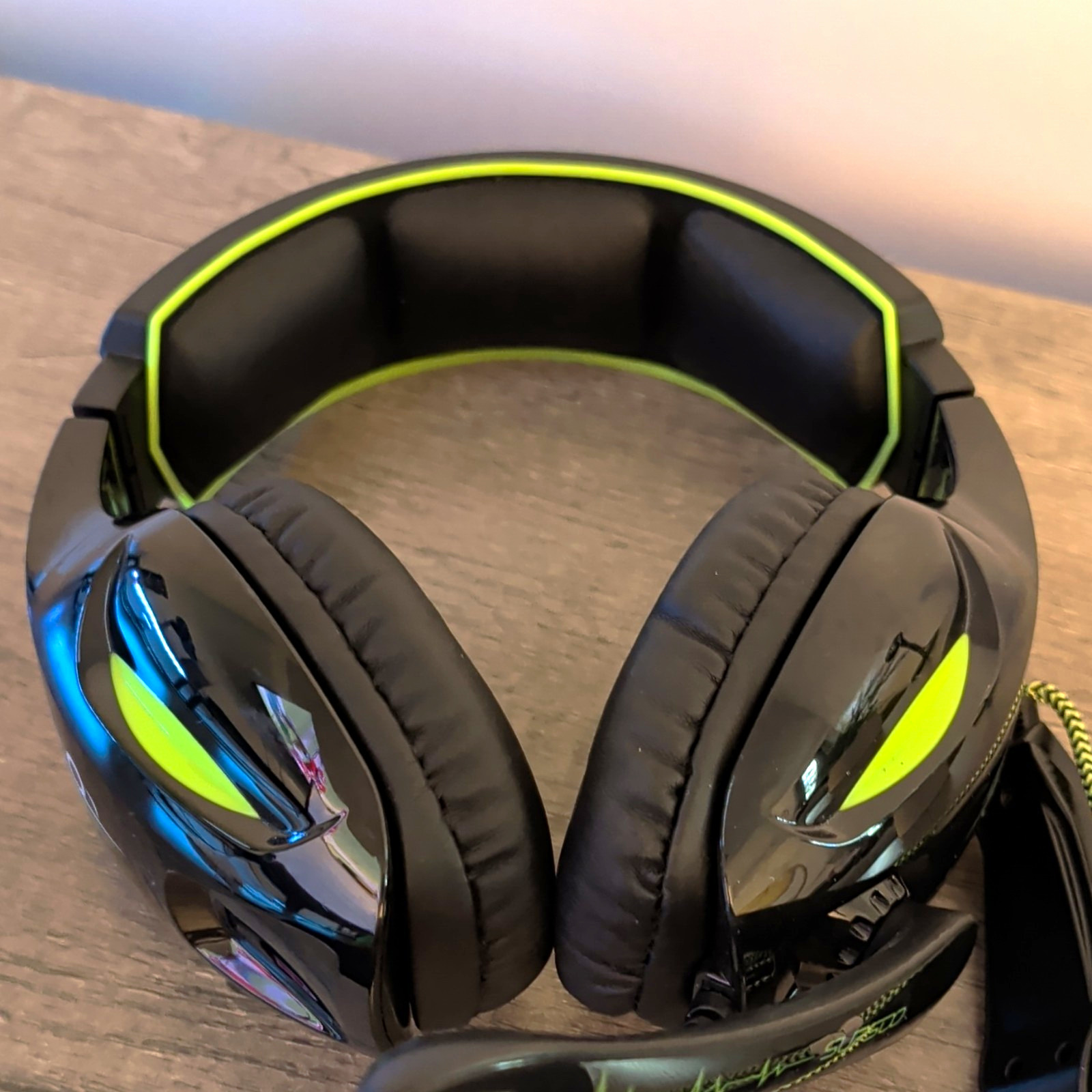 Sades SA-903 Wired Over-Ear Gaming Headset Boom Mic 3.5mm Adjustable Black/Green