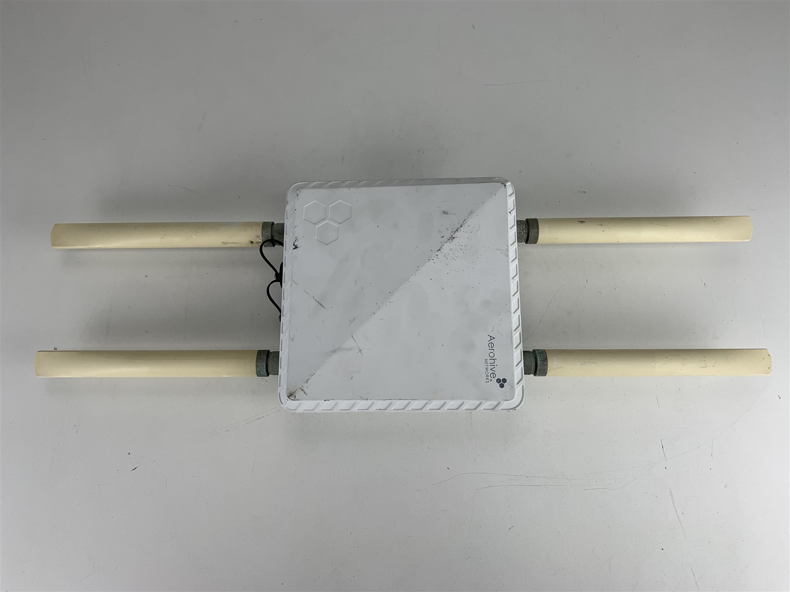 AeroHive Networks AP1130 AH-AP-1130-AC-FCC Wireless Access Point