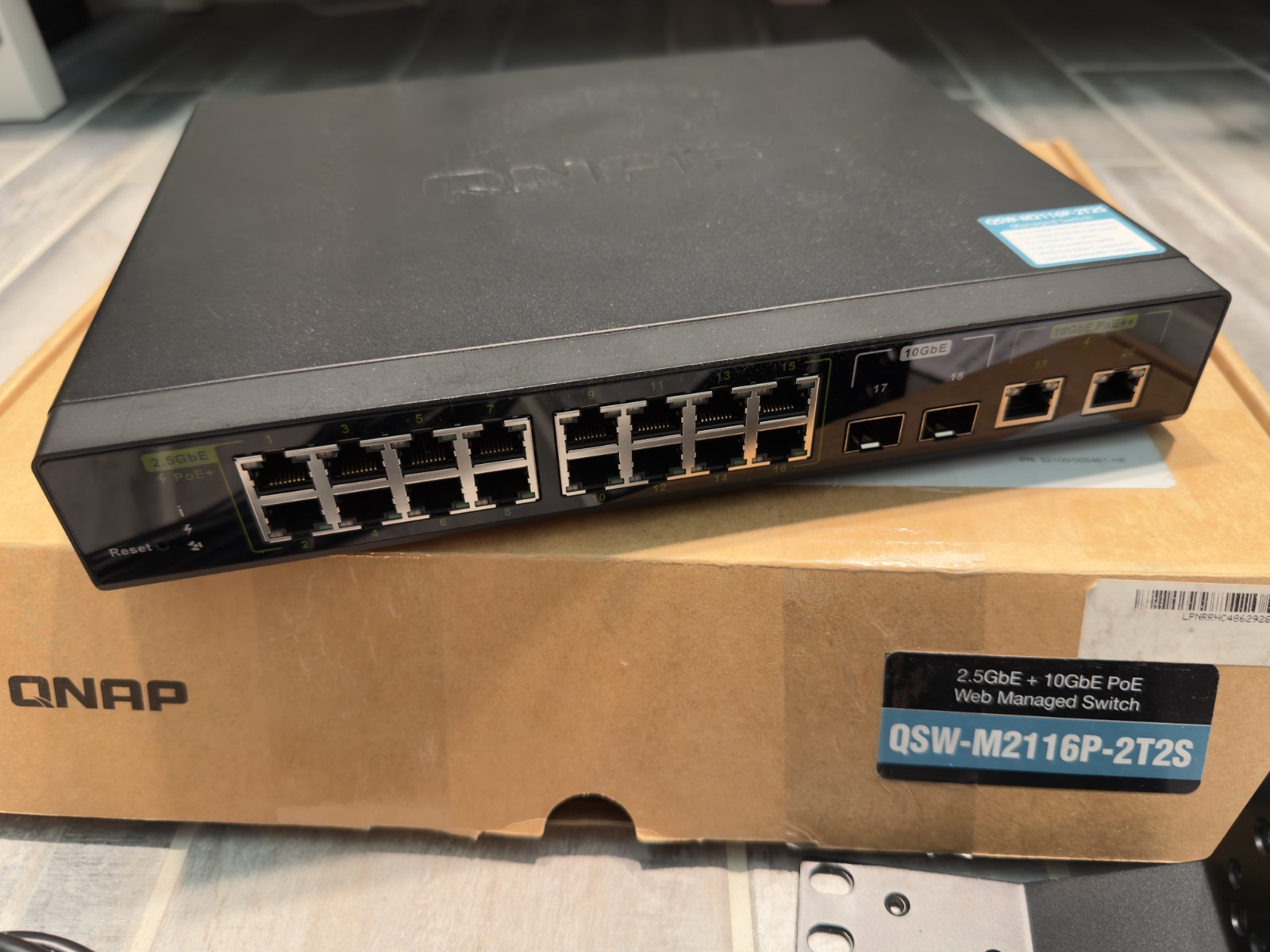 QNAP QSW-M2116P-2T2S 20-Port Managed PoE++ Switch 16x 2.5GbE 2x 10GbE 2x SFP+