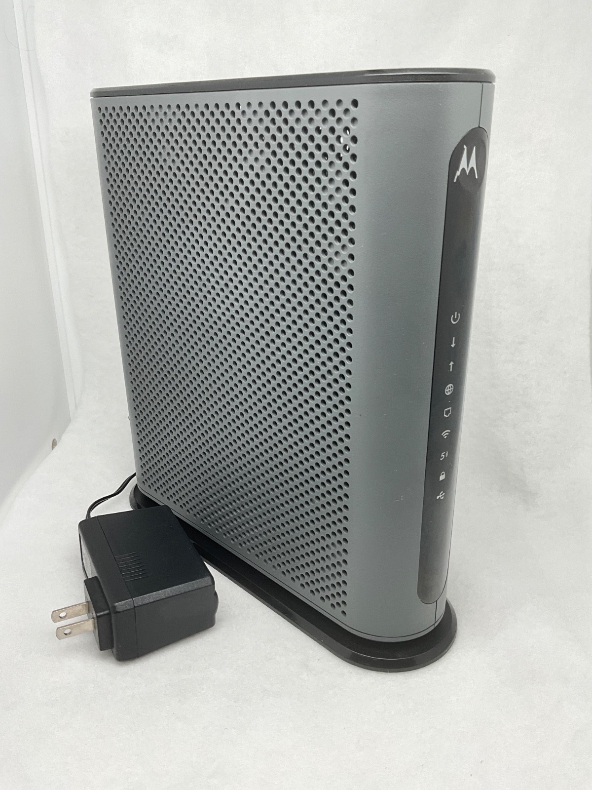 Motorola MG8702 DOCSIS 3.1 Cable Modem AC3200 WiFi Router Combo